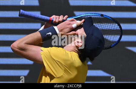 Stuttgart, Allemagne. 16 juin 2024. Tennis : ATP Tour - Stuttgart, Singles, Men, finale. Draper (Grande-Bretagne) - Berrettini (Italie). Jack Draper réagit. Crédit : Marijan Murat/dpa/Alamy Live News Banque D'Images