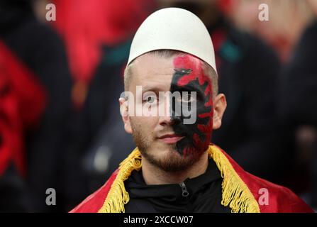 DORTMUND, ALLEMAGNE - 15 JUIN : supporter de l'Albanie lors du match de la phase de groupes de l'UEFA EURO 2024 entre l'Italie et l'Albanie au stade de football Dortmund o Banque D'Images