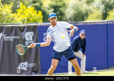 Ilkley, Royaume-Uni, 16 juin 2024, Jay Clarke VS Benjamin Bonzi Qualifying match au Ilkley Lawn Tennis and Squash Club, crédit Aaron Badkin/Alamy Live News. Banque D'Images