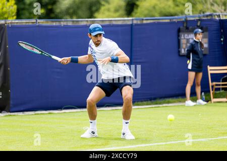 Ilkley, Royaume-Uni, 16 juin 2024, Jay Clarke VS Benjamin Bonzi Qualifying match au Ilkley Lawn Tennis and Squash Club, crédit Aaron Badkin/Alamy Live News. Banque D'Images