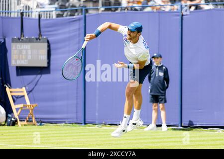 Ilkley, Royaume-Uni, 16 juin 2024, Jay Clarke VS Benjamin Bonzi Qualifying match au Ilkley Lawn Tennis and Squash Club, crédit Aaron Badkin/Alamy Live News. Banque D'Images