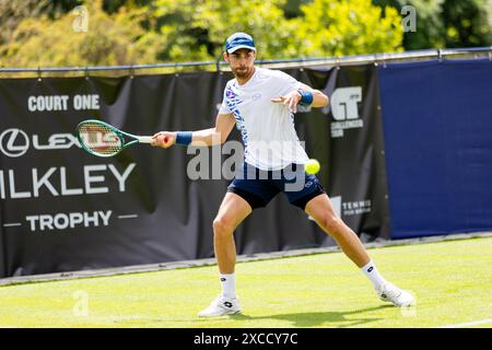 Ilkley, Royaume-Uni, 16 juin 2024, Jay Clarke VS Benjamin Bonzi Qualifying match au Ilkley Lawn Tennis and Squash Club, crédit Aaron Badkin/Alamy Live News. Banque D'Images