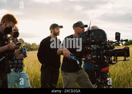 ANDREW HAIGH dans ALL OF US STRANGERS (2023), réalisé par ANDREW HAIGH. Crédit : Blueprint Pictures/Film4 Productions/Fox Searchlight/album Banque D'Images