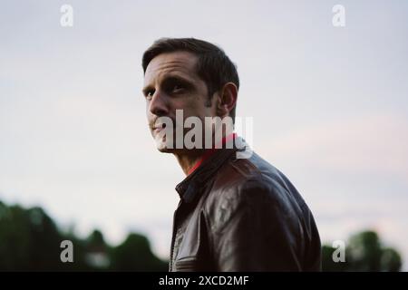 JAMIE BELL dans ALL OF US STRANGERS (2023), réalisé par ANDREW HAIGH. Crédit : Blueprint Pictures/Film4 Productions/Fox Searchlight/album Banque D'Images