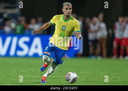 Le milieu de terrain de l'équipe nationale du Brésil Andreas Pereira (19 ans) dribble en avant lors de l'International Soccer Friendly entre l'USMNT et le Brésil au Camping World Stadium à Orlando, en Floride, le 12 juin 2024. Les équipes ont terminé dans un match nul de 1-1 pour leur dernier match de réglage avant le tournoi Copa America 2024. (Max Siker / image du sport) Banque D'Images