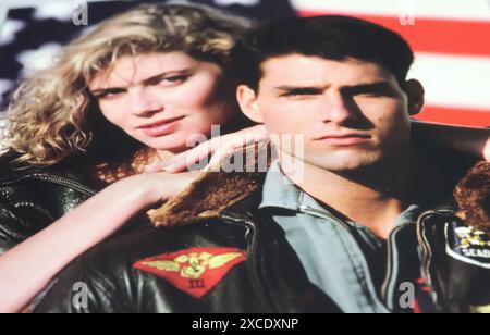 Viersen, Allemagne - 9 mai. 2024 : détail de l'affiche du film Top Gun avec Tom Cruise et Kelly McGillis de 1986 Banque D'Images