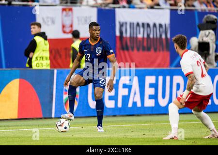 Hambourg, Allemagne. 16 juin 2024. Denzel Dumfries (22 ans), des pays-Bas, vu lors du match de l'UEFA Euro 2024 dans le Groupe d entre la Pologne et les pays-Bas au Volksparkstadion de Hambourg. Crédit : Gonzales photo/Alamy Live News Banque D'Images
