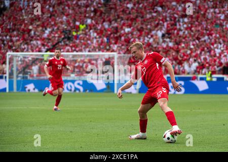 Victor Bernth Flesner Kristiansen (Daenemark, #17) Am Ball, GER, Slovénie (SVN) vs Denmark (DEN), Fussball Europameisterschaft, UEFA EURO 2024, Gruppe C, 1. Spieltag, 16.06.2024 Foto : Eibner-Pressefoto/Michael Memmler Banque D'Images