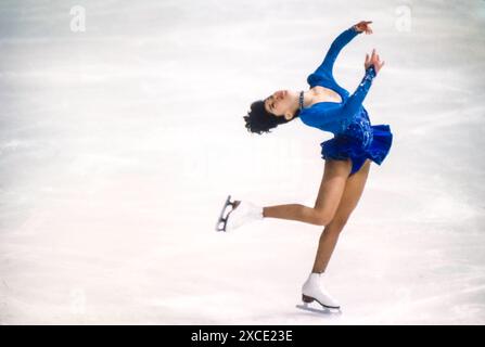 Kristi Yamaguchi (États-Unis) en compétition aux Championnats du monde 1989. Banque D'Images