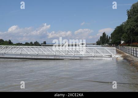 16 juin 2024, Budapest, Hongrie - Météo avant la crue du Danube ... crédit Ilona Barna BIPHOTONEWS, Alamy Live News Banque D'Images