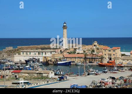 Phare du Fort Joinville construit par les Français à Cherchell en Algérie Banque D'Images