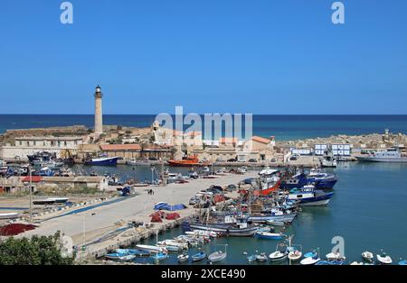 Phare du Fort Joinville construit par les français à Cherchell en Algérie Banque D'Images