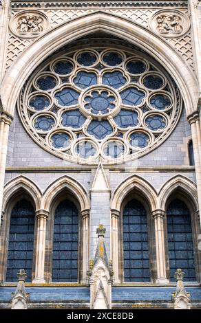 Rosace à la cathédrale de la Bienheureuse Vierge Marie dans la ville de Truro, Cornouailles, Angleterre, Royaume-Uni Banque D'Images