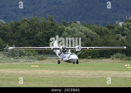 16.06.2024, xjhx, Wirtschaft Flugplatz-Kerb Gelnhausen 2024 v.l. Flugzeug Maschine Consolidated 28 Catalina, enregistrement / numéro de série : G-PBYA, autre numéro de série : 433915 nom Miss Pick Up Gelnhausen *** 16 06 2024, xjhx, Wirtschaft Flugplatz Kerb Gelnhausen 2024 v l Flugzeug Maschine Consolidated 28 Catalina, Registration Serial G PBYA, Alternate Serial 433915 nom Miss Pick Up Gelnhausen Banque D'Images