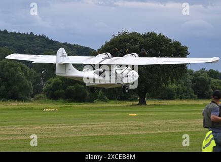 16.06.2024, xjhx, Wirtschaft Flugplatz-Kerb Gelnhausen 2024 v.l. Flugzeug Maschine Consolidated 28 Catalina, enregistrement / numéro de série : G-PBYA, autre numéro de série : 433915 nom Miss Pick Up Gelnhausen *** 16 06 2024, xjhx, Wirtschaft Flugplatz Kerb Gelnhausen 2024 v l Flugzeug Maschine Consolidated 28 Catalina, Registration Serial G PBYA, Alternate Serial 433915 nom Miss Pick Up Gelnhausen Banque D'Images