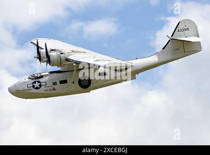 16.06.2024, xjhx, Wirtschaft Flugplatz-Kerb Gelnhausen 2024 v.l. Flugzeug Maschine Consolidated 28 Catalina, enregistrement / numéro de série : G-PBYA, autre numéro de série : 433915 nom Miss Pick Up Gelnhausen *** 16 06 2024, xjhx, Wirtschaft Flugplatz Kerb Gelnhausen 2024 v l Flugzeug Maschine Consolidated 28 Catalina, Registration Serial G PBYA, Alternate Serial 433915 nom Miss Pick Up Gelnhausen Banque D'Images