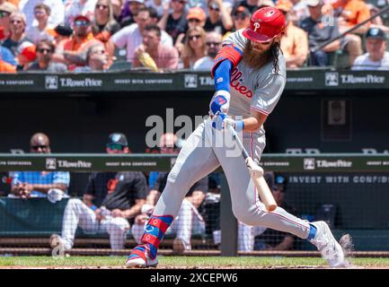 Baltimore, États-Unis. 16 juin 2024. BALTIMORE, MD - 16 JUIN : Brandon Marsh (16), joueur de la batte des Philadelphia Phillies, lors d'un match MLB entre les Orioles de Baltimore et les Phillies de Philadelphie, le 16 juin 2024, à Orioles Park à Camden Yards, à Baltimore, Maryland. (Photo de Tony Quinn/SipaUSA) crédit : Sipa USA/Alamy Live News Banque D'Images