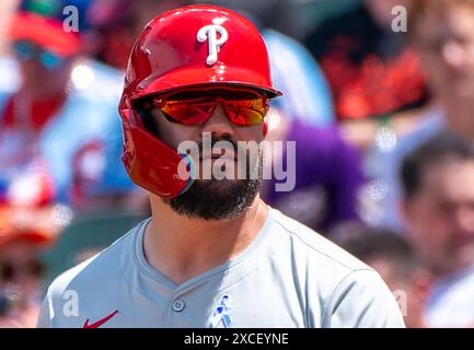 Baltimore, États-Unis. 16 juin 2024. BALTIMORE, Maryland - 16 JUIN : Nick Castellanos (8 ans), joueur hors-champ des Philadelphia Phillies, lors d'un match MLB entre les Orioles de Baltimore et les Phillies de Philadelphie, le 16 juin 2024, à Orioles Park à Camden Yards, à Baltimore, dans le Maryland. (Photo de Tony Quinn/SipaUSA) crédit : Sipa USA/Alamy Live News Banque D'Images