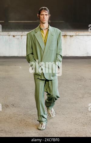 Milan, Italien. 16 juin 2024. MAGLIANO Spring/Summer 2025 Runway lors de la Fashion week de Milan Menswear le 2024 juin - Milan, Italie 16/06/2024 crédit : dpa/Alamy Live News Banque D'Images