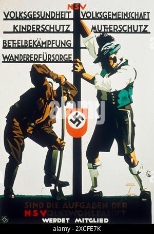 Affiche de propagande nazie de 1934 pour le National-Socialist Volkswohlfahrt (NS Welfare Service). Il montre un soldat et un civil travaillant ensemble. Le texte se lit comme suit : santé nationale, communauté nationale, protection de l'enfance, protection des mères, lutte contre la mendicité, les soins aux voyageurs sont les tâches du NS-Welfare Service. Inscrivez-vous dès maintenant ! Banque D'Images