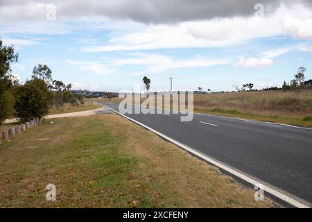 Thunderbolt Way est une route de campagne de 305 kilomètres (190 mi) située dans la région Northern Tablelands de Nouvelle-Galles du Sud, en Australie Banque D'Images