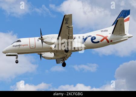 Rex Saab 340 en approche finale pour l'aéroport d'Adélaïde. Banque D'Images