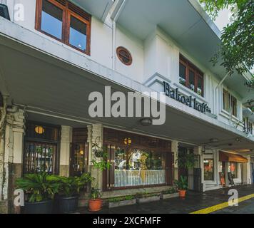 Jakarta Indonésie - 9 mai 2024. Bakoel Koffie est le plus ancien torréfacteur de café d'Indonésie. Banque D'Images