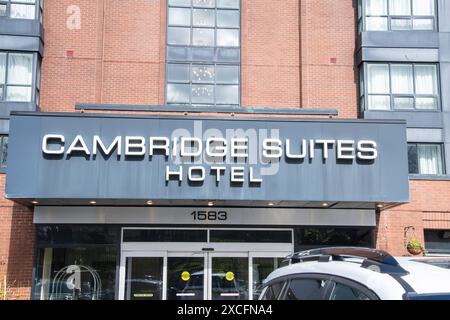 Panneau Cambridge Suites Hotel sur Brunswick Street dans le centre-ville de Halifax, Nouvelle-Écosse, Canada Banque D'Images