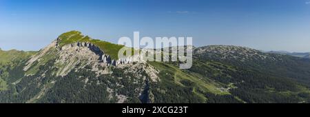 Panorama de montagne de Walmedinger Horn, 1990m, à Hoher Ifen, 2230m, Kleinwalsertal, Vorarlberg, Alpes d'Allgaeu, Autriche Banque D'Images