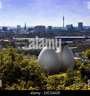 Panorama de la ville de Deusenberg avec digesteurs et Florianturm, Dortmund, région de la Ruhr, Rhénanie du Nord-Westphalie, Allemagne Banque D'Images