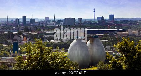 Panorama de la ville de Deusenberg avec digesteurs et Florianturm, Dortmund, région de la Ruhr, Rhénanie du Nord-Westphalie, Allemagne Banque D'Images