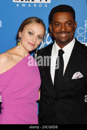 LOS ANGELES, CALIFORNIE - 15 JUIN : (de gauche à droite) Angela Ribeiro et Alfonso Ribeiro assistent à la sixième édition annuelle des Critics Choice Real TV Awards au Fairmont Century Banque D'Images