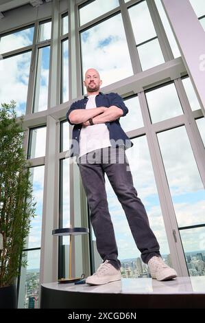 EDITORIAL USE ONLY fondateur de BrewDog, James Watt chez lui à Londres avant le lancement de social Tip, une nouvelle plate-forme d'application conçue par Watt pour récompenser les gens qui publient des articles sur les marques qu'ils aiment. Date d'émission : lundi 17 juin 2024. Banque D'Images