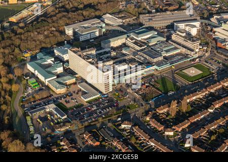 Photo aérienne de l'hôpital universitaire Liverpool Aintree de 1500 pieds montrant les travaux de construction en cours Banque D'Images