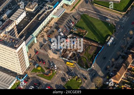 Photo aérienne de l'hôpital universitaire Liverpool Aintree de 1500 pieds montrant les travaux de construction en cours Banque D'Images