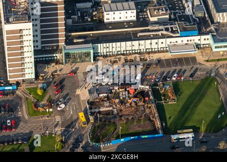 Photo aérienne de l'hôpital universitaire Liverpool Aintree de 1500 pieds montrant les travaux de construction en cours Banque D'Images