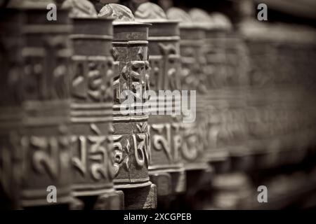 Roues à prières bouddhistes au temple Swayambhunath Banque D'Images