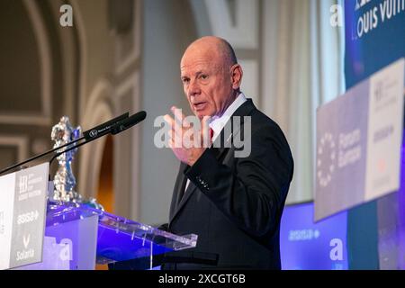 Madrid, Espagne. 17 juin 2024. Grant Dalton, PDG de l’America’s Cup Event Barcelona, s’adresse aux personnes présentes lors d’un petit déjeuner informatif à Madrid. Ce matin, à l'hôtel Ritz de Madrid, la 37ème édition de l'America's Cup a été présentée. L'événement d'ouverture de la 37e America's Cup Louis Vuitton aura lieu le 22 août 2024 à Barcelone. Crédit : D. Canales Carvajal / Alamy Live News Banque D'Images