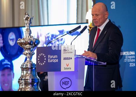 Madrid, Espagne. 17 juin 2024. Grant Dalton, PDG de l’America’s Cup Event Barcelona, s’adresse aux personnes présentes lors d’un petit déjeuner informatif à Madrid. Ce matin, à l'hôtel Ritz de Madrid, la 37ème édition de l'America's Cup a été présentée. L'événement d'ouverture de la 37e America's Cup Louis Vuitton aura lieu le 22 août 2024 à Barcelone. Crédit : D. Canales Carvajal / Alamy Live News Banque D'Images