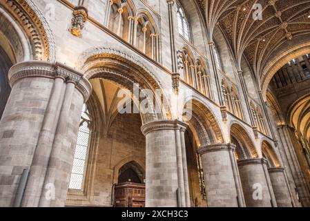 Chevrons en zig-zag de la cathédrale de Hereford sur arcs et magnifique plafond Banque D'Images