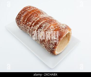 Rouleaux hongrois sur un fond blanc. Banque D'Images