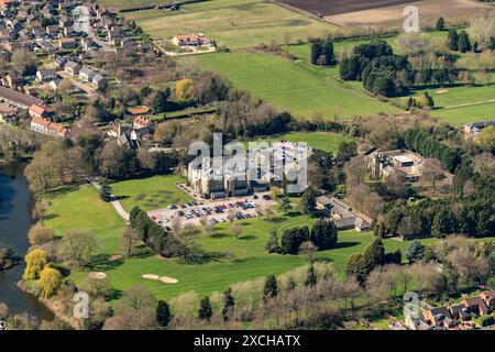 photo aérienne du château de grotte prise à 1500 pieds Banque D'Images