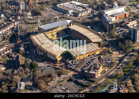 Photo aérienne du stade Wolverhampton Wanderers FC Molineux à 1500 mètres Banque D'Images