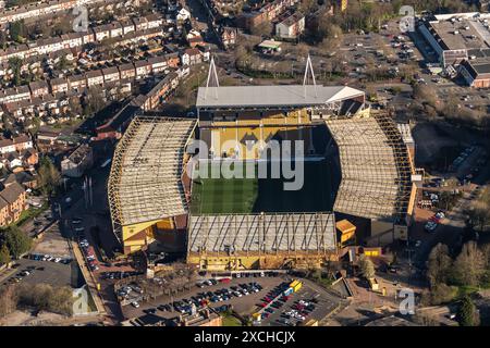 Photo aérienne du stade Wolverhampton Wanderers FC Molineux à 1500 mètres Banque D'Images