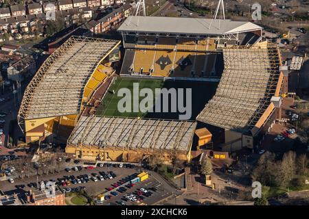 Photo aérienne du stade Wolverhampton Wanderers FC Molineux à 1500 mètres Banque D'Images