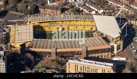 Photo aérienne du stade Wolverhampton Wanderers FC Molineux à 1500 mètres Banque D'Images