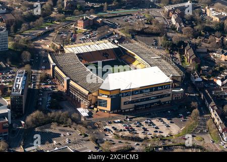 Photo aérienne du stade Wolverhampton Wanderers FC Molineux à 1500 mètres Banque D'Images