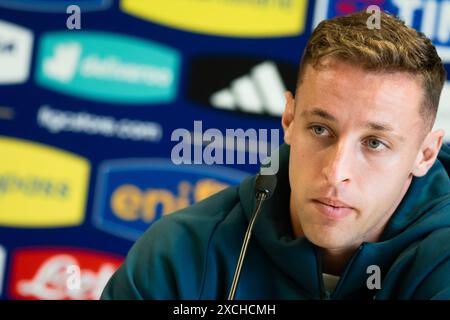 Iserlohn, Allemagne. 17 juin 2024. Davide Frattesi, de l'Italie, prend la parole lors d'une conférence de presse. L'Italie disputera son deuxième match à l'UEFA EURO 2024 contre l'Espagne le 20 juin 2024. Crédit : Nicolò Campo/Alamy Live News Banque D'Images