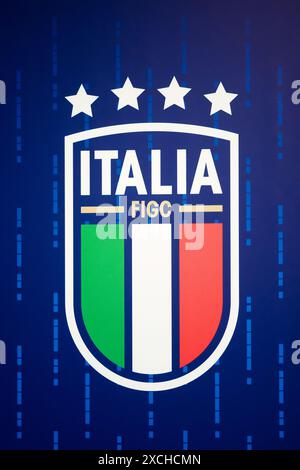 Iserlohn, Allemagne. 17 juin 2024. L'écusson italien est vu avant une conférence de presse de l'équipe italienne. L'Italie disputera son deuxième match à l'UEFA EURO 2024 contre l'Espagne le 20 juin 2024. Crédit : Nicolò Campo/Alamy Live News Banque D'Images