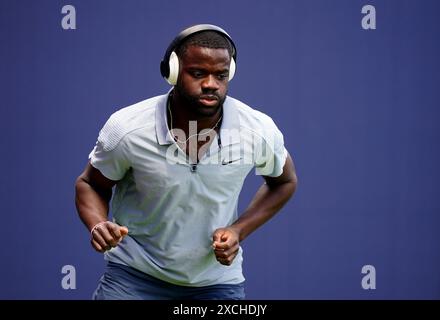 Frances Tiafoe s'entraîne le troisième jour des championnats Cinch au Queen's Club de Londres. Date de la photo : lundi 17 juin 2024. Banque D'Images